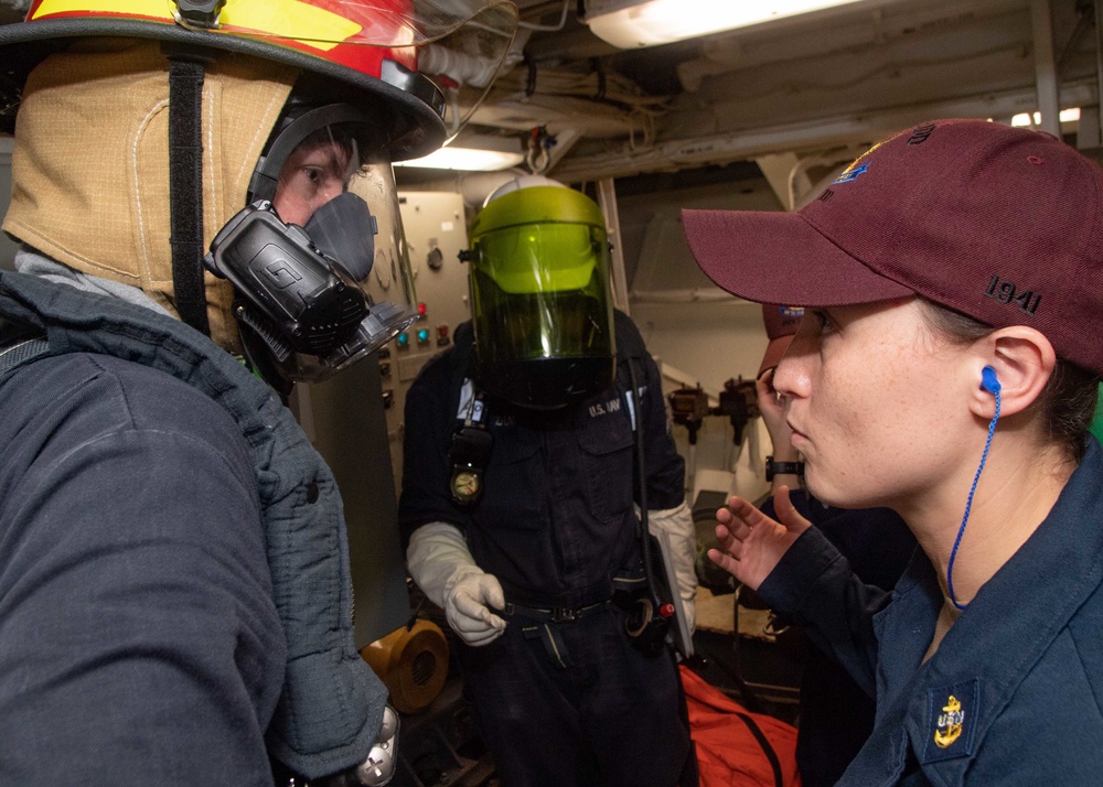 USS Kidd Conducts Firefighting Training