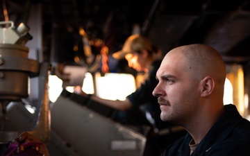 USS Germantown Sailor operates MK-38