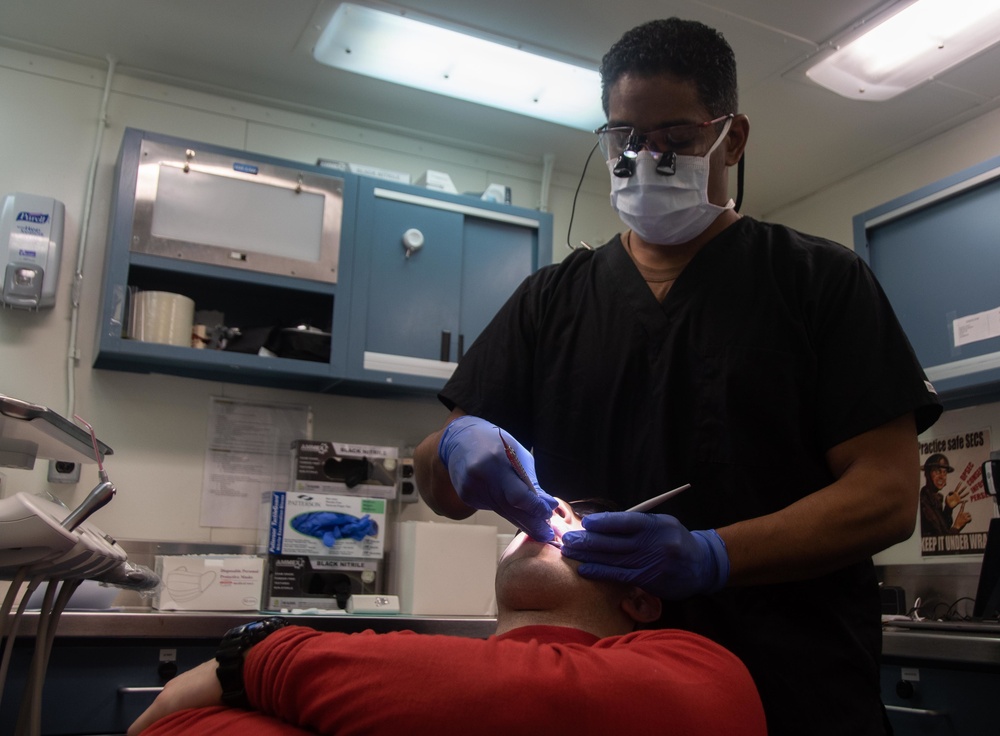 USS Ronald Reagan (CVN 76) Dental