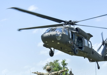 Tenn. Guardsmen partner with Texas National Guard and conduct sling load operation