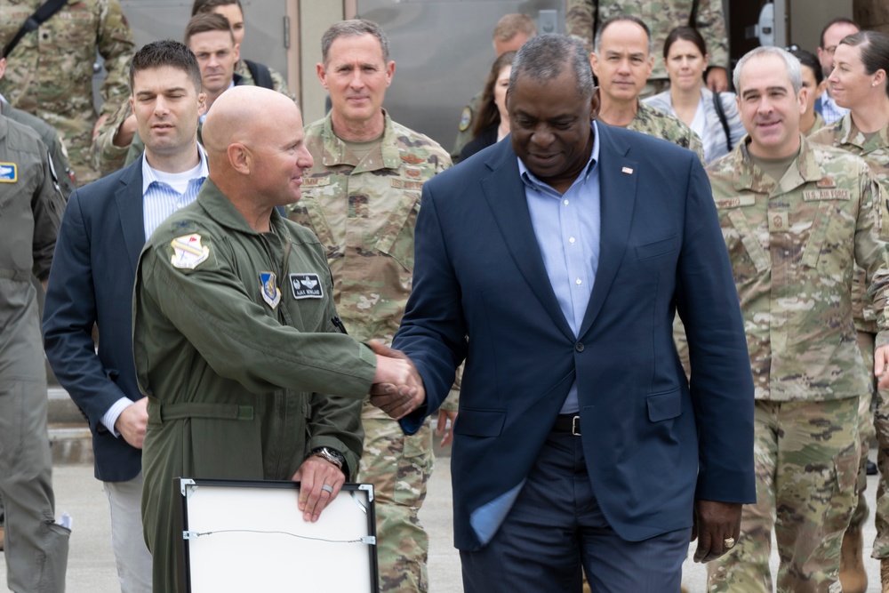 SECDEF visits Ft. Wainwright and Eielson AFB, Alaska