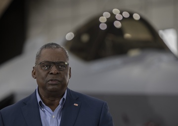 SECDEF visits Ft. Wainwright and Eielson AFB, Alaska