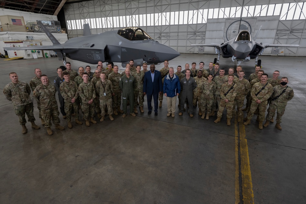 SECDEF visits Ft. Wainwright and Eielson AFB, Alaska