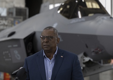 SECDEF visits Ft. Wainwright and Eielson AFB, Alaska