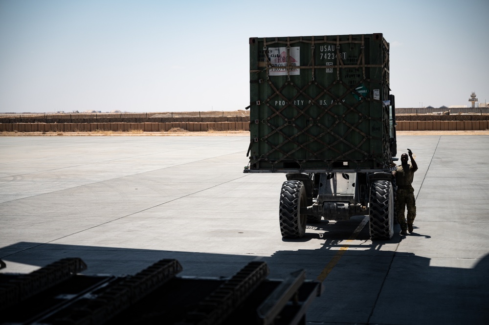816th Expeditionary Airlift Squadron Moves Cargo in Support of Combined Joint Task Force-Operation Inherent Resolve