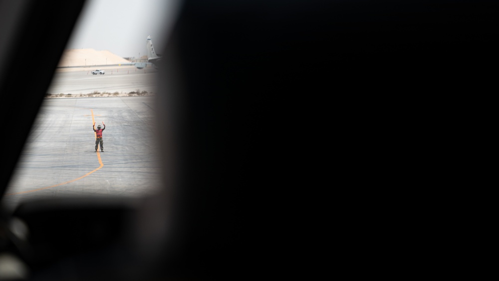 816th Expeditionary Airlift Squadron Moves Cargo in Support of Combined Joint Task Force-Operation Inherent Resolve