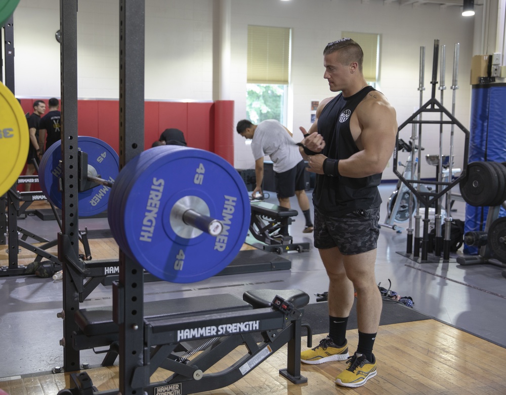 New York National Guard Soldier sets new weight lifting record