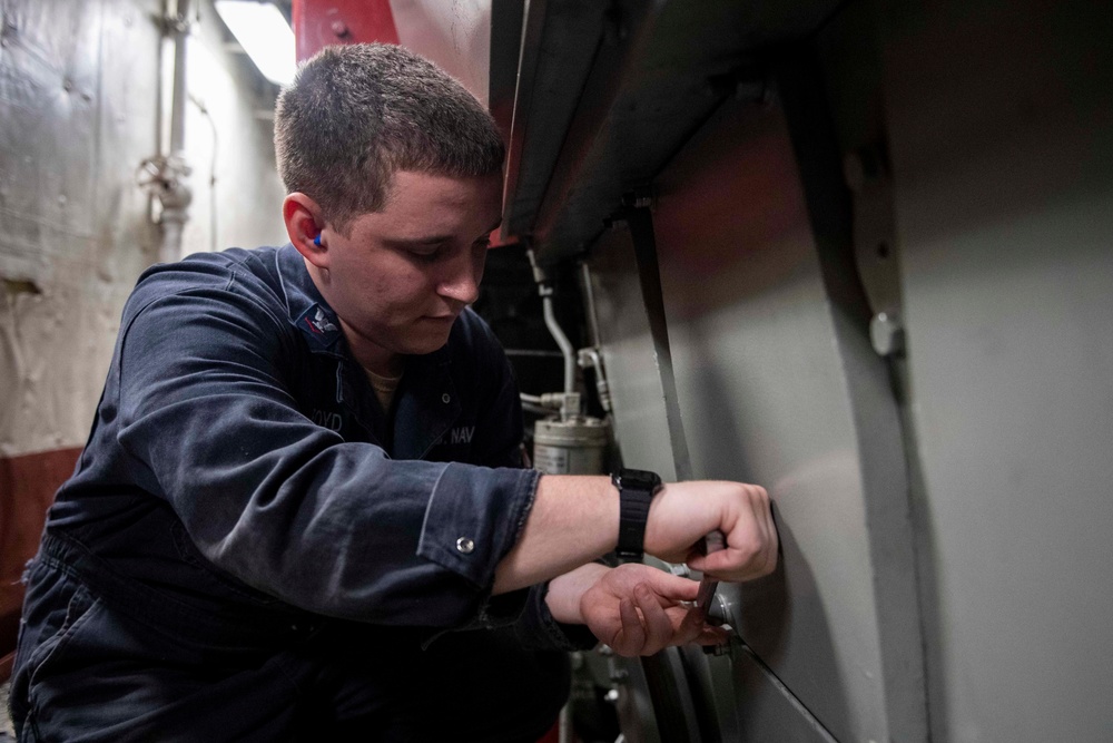 USS America (LHA 6) Conducts Maintenance During Exercise Talisman Sabre 21