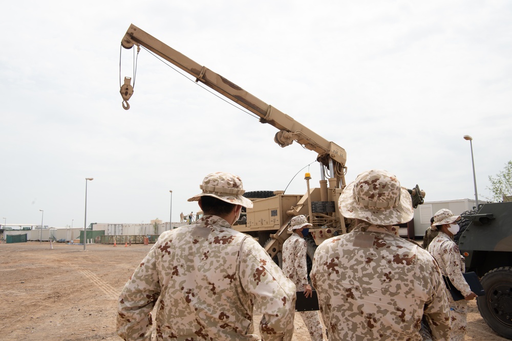 Japanese and U.S. joint partners combine armored vehicle recovery capabilities