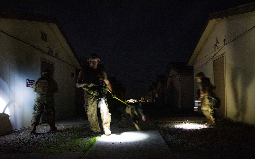 8th SFS Conduct Building Clearing Training