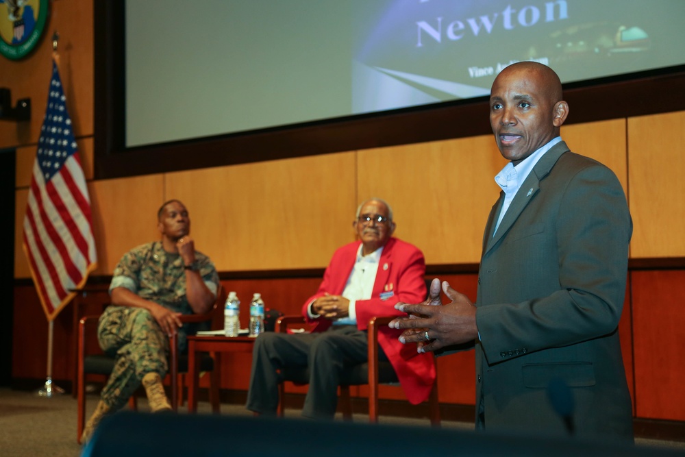 Tuskegee Airman Visits CENTCOM
