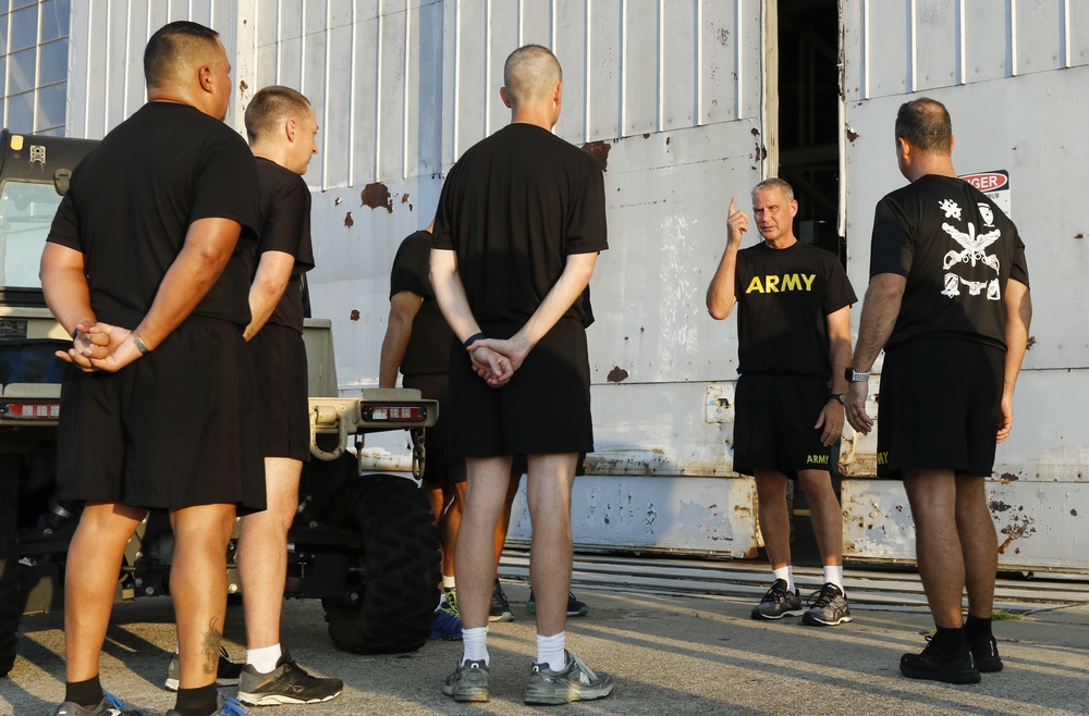 The Commanding General of the 3rd Infantry Division visits Marne Air Soldiers at Hunter Army Airfield.