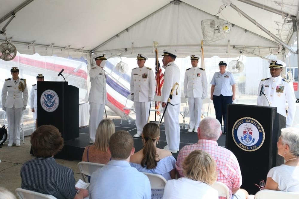 USCGC Hamilton Holds Change of Command Ceremony