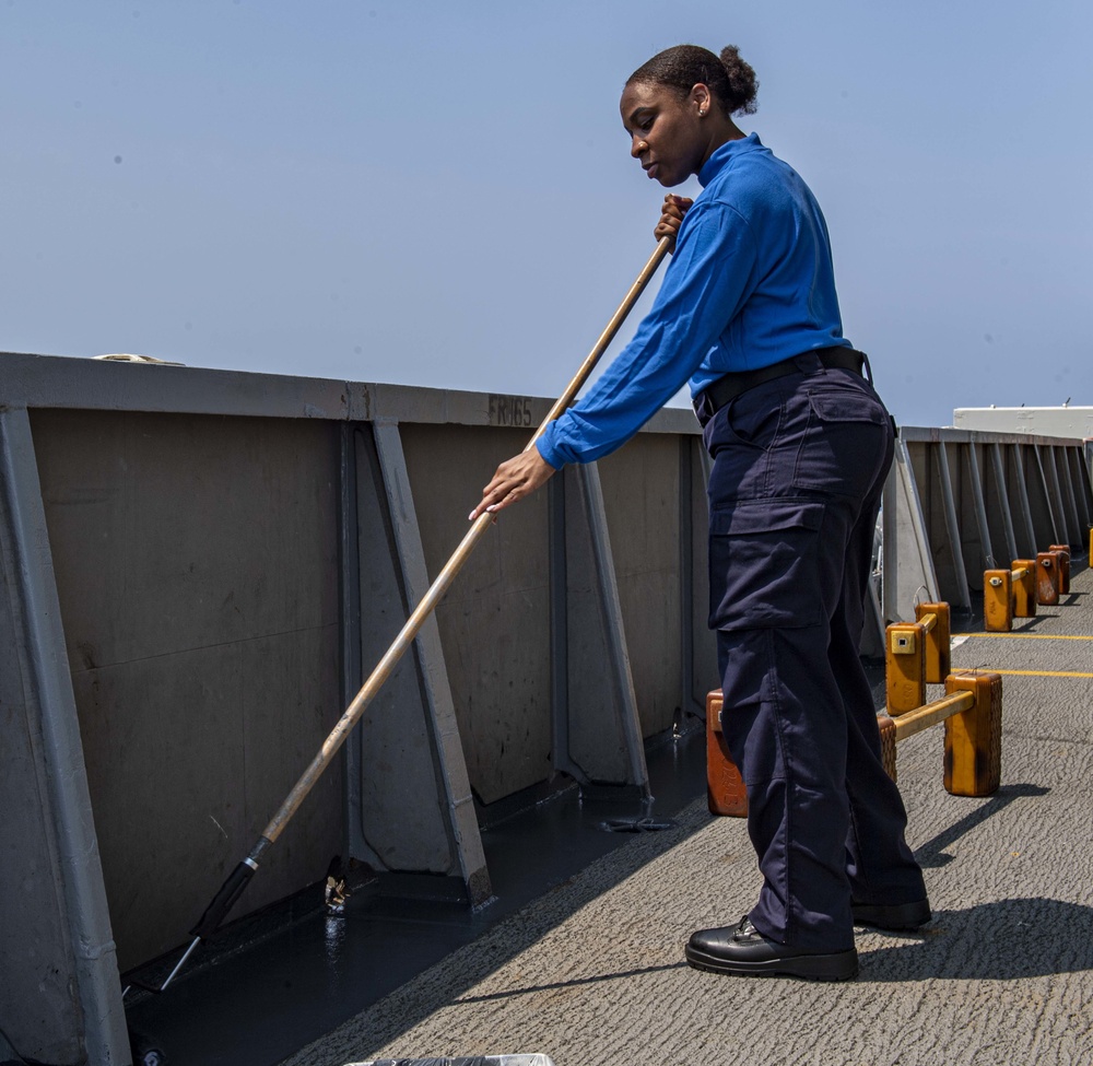 USS Harry S. Truman (CVN 75) transits the Atlantic Ocean.