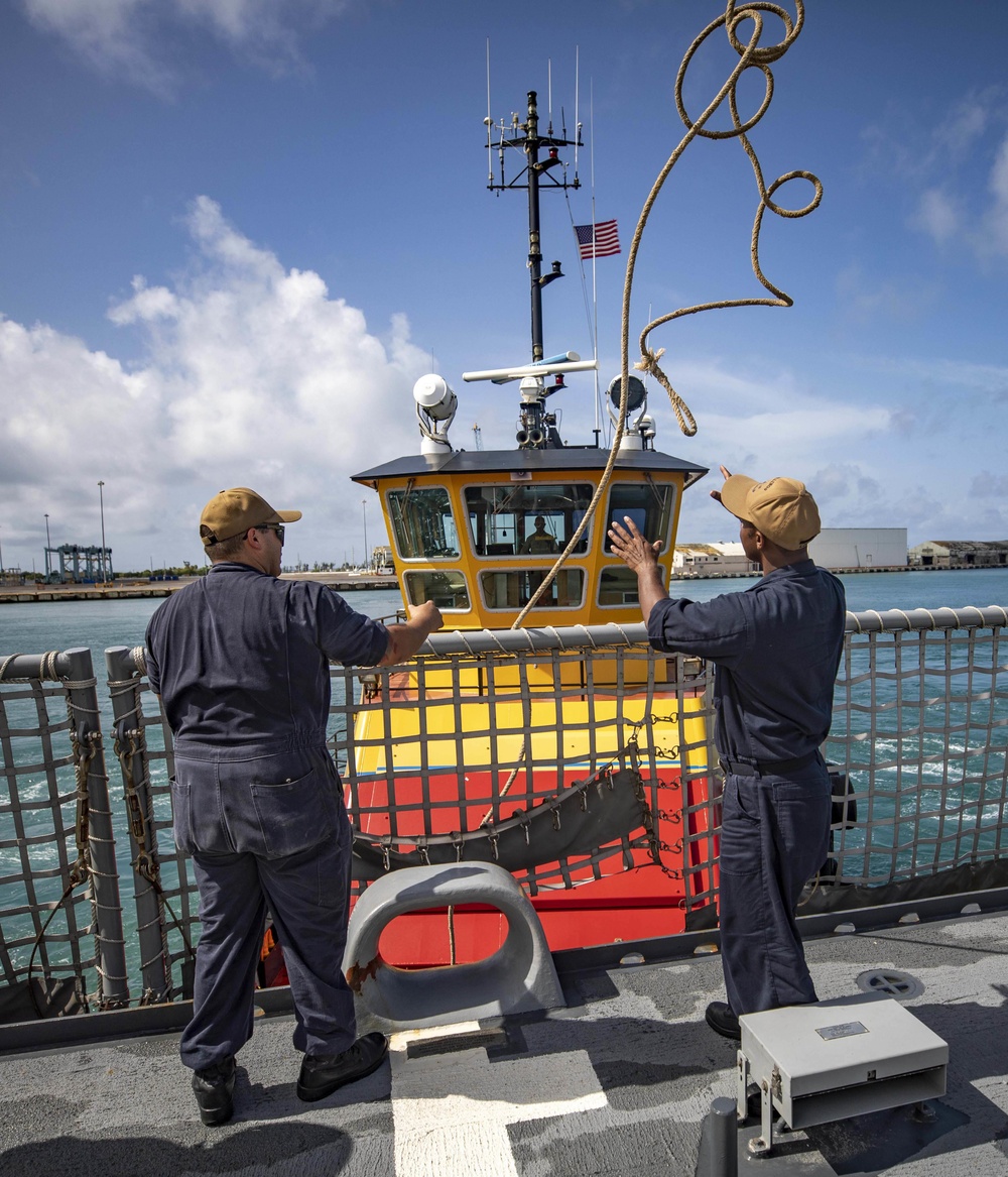 USS Billings Sailors Catch a Heaving Line From a Tugboat