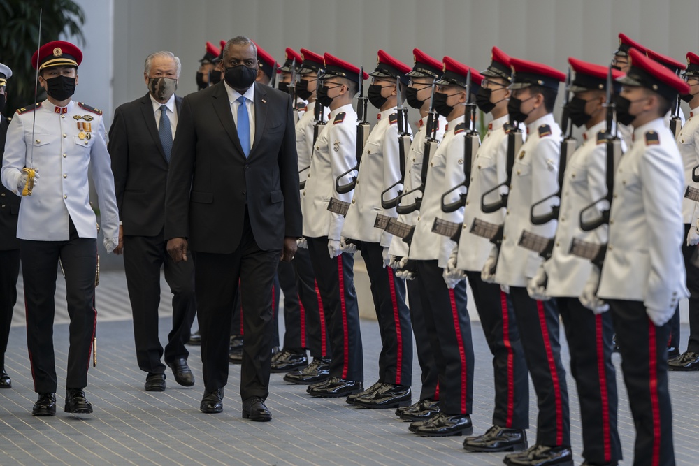 SECDEF Welcomed to Singapore