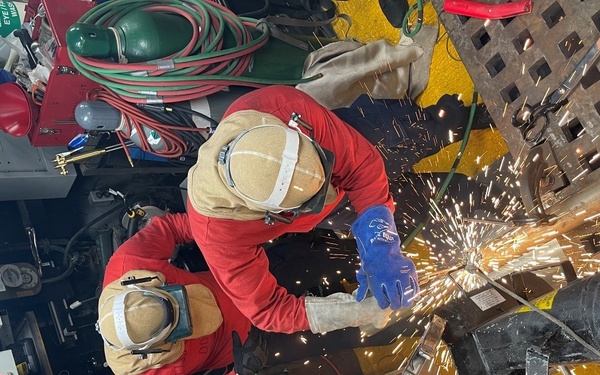 USS Stockdale (DDG 106) Maintenance