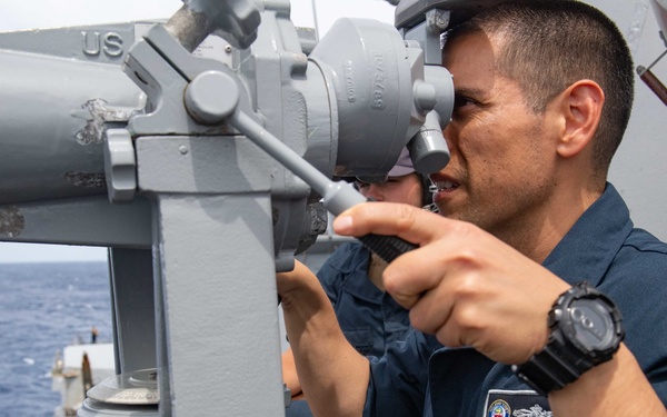 USS Pinckney (DDG 91) is underway in the Pacific Ocean