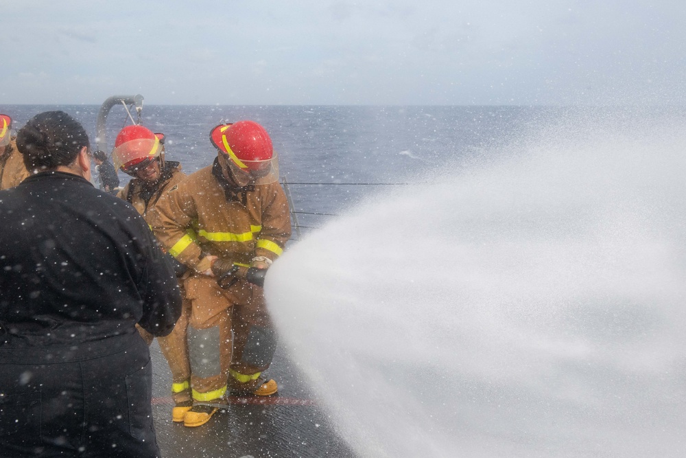 USS Pinckney (DDG 91) is underway in the Pacific Ocean