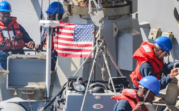 USS Pinckney (DDG 91) is underway in the Pacific Ocean