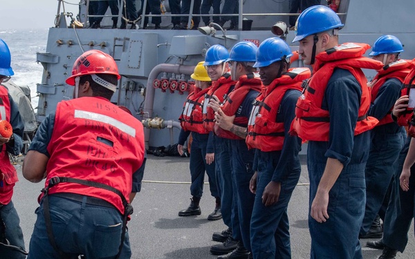 USS Pinckney (DDG 91) is underway in the Pacific Ocean