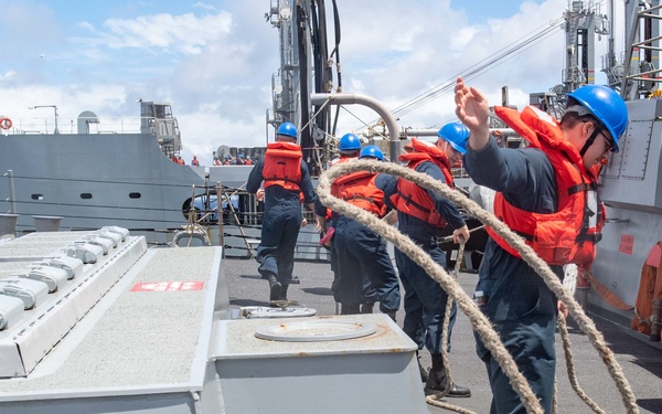 USS Pinckney (DDG 91) is underway in the Pacific Ocean