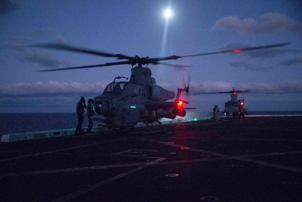 DVIDS Images The 31st MEU conducts night flight operations in