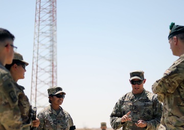 Coalition leader meets with troops in western Iraq