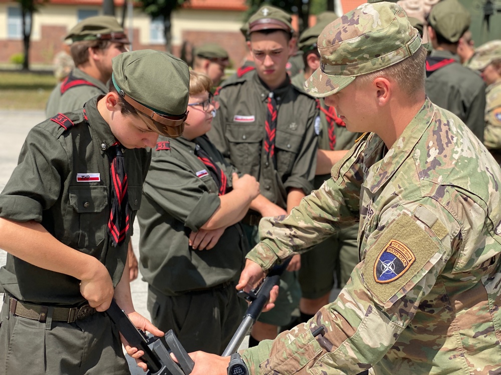 Battle Group Poland opens its doors to Polish scouts