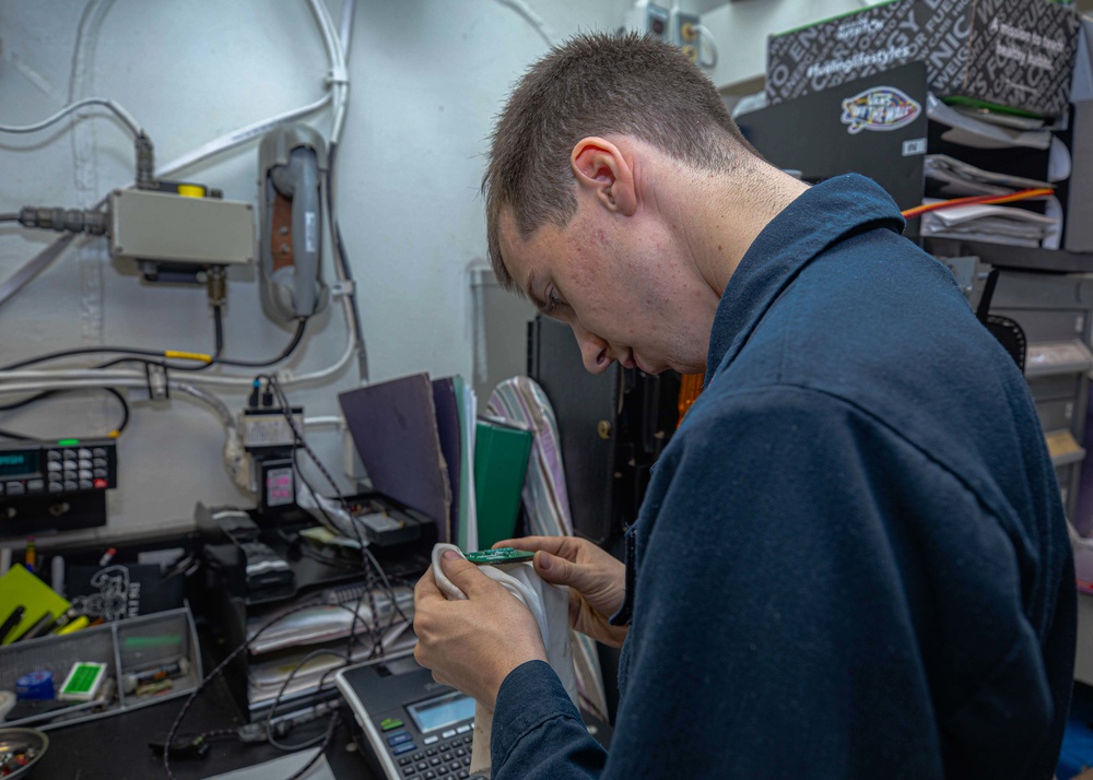 USS Ronald Reagan (CVN 76) Cranial and Radio Repair