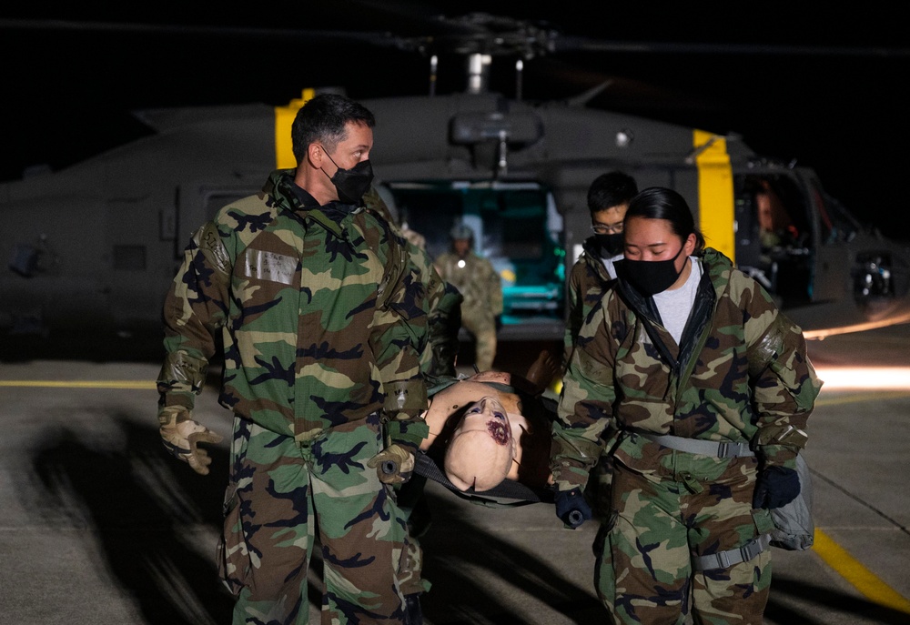 Airmen, Soldiers Hone Medical Evacuation Skills