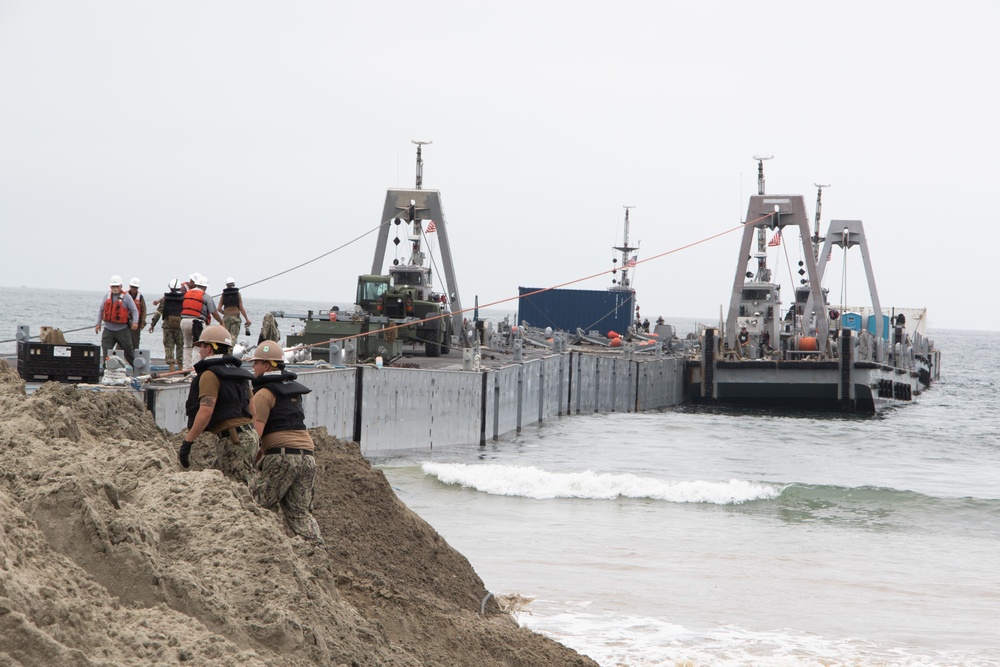 ACB 1 Conducts Floating Causeway Training with ACU 1 and BMU 1