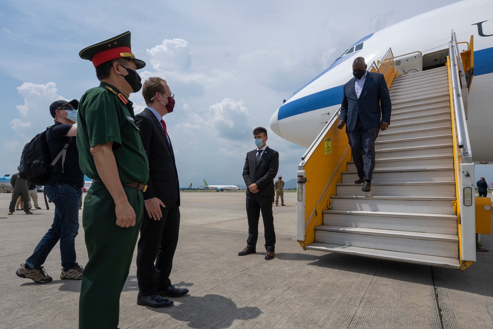 SECDEF Arrives in Vietnam