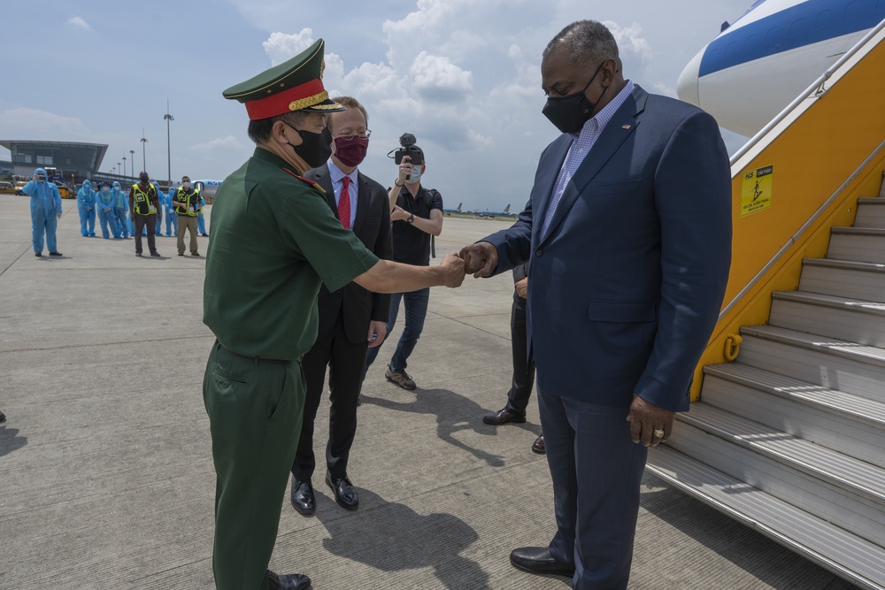 SECDEF Arrives in Vietnam