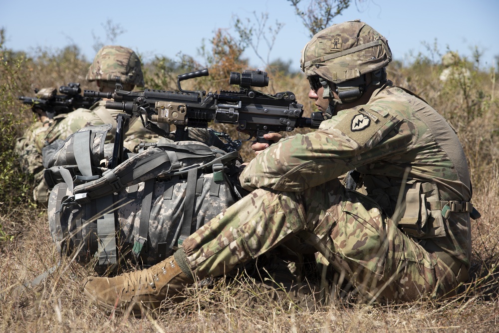 Talisman Sabre 21: US Army paratroopers jump from Australian C-17