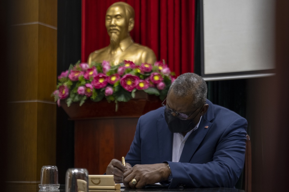 SECDEF Tours Hỏa Lò Prison in Hanoi