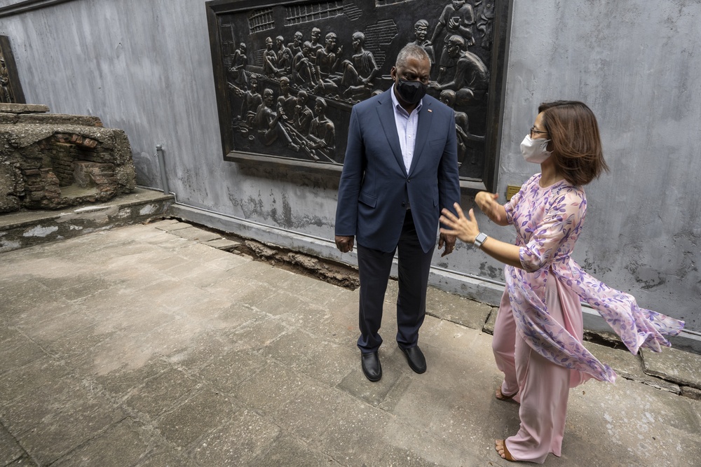 SECDEF Tours Hỏa Lò Prison in Hanoi