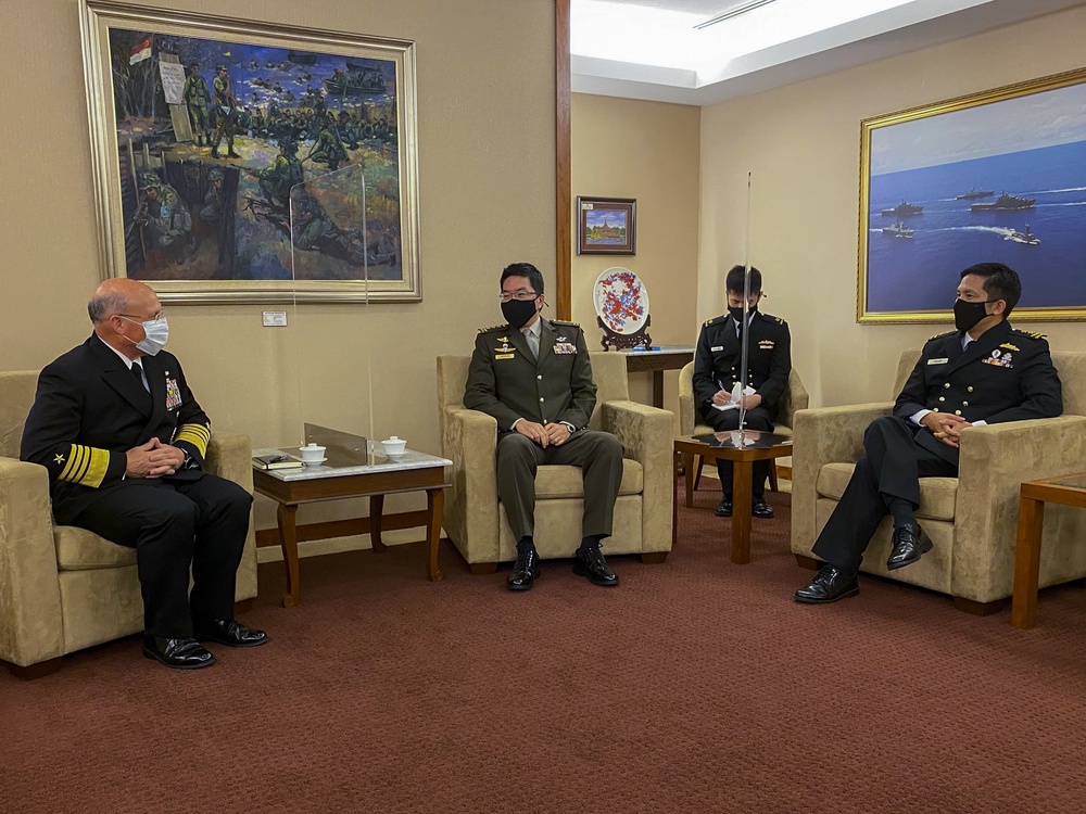 CNO visits Singapore, meets Minister of Defense