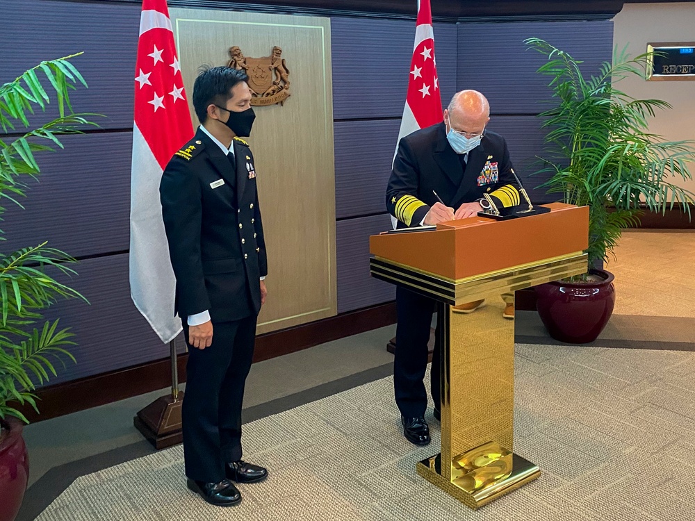CNO visits Singapore, meets Minister of Defense
