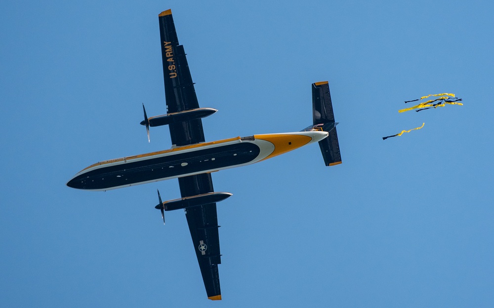 DVIDS Images Dubuque Air Show [Image 2 of 9]