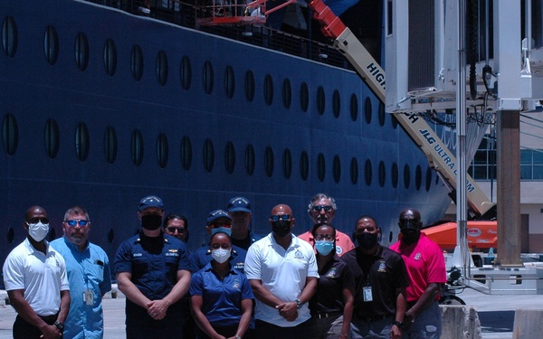 U.S. Coast Guard, Royal Bahamas Defense Force conduct international port security engagement