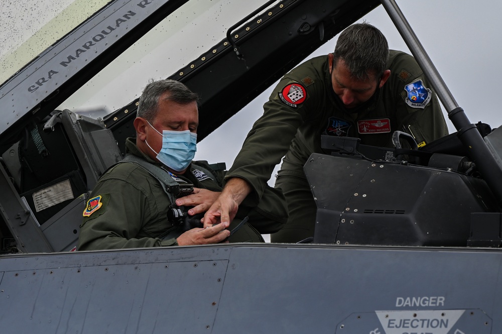 79th FS hosts Second Commander Colombian Air Force