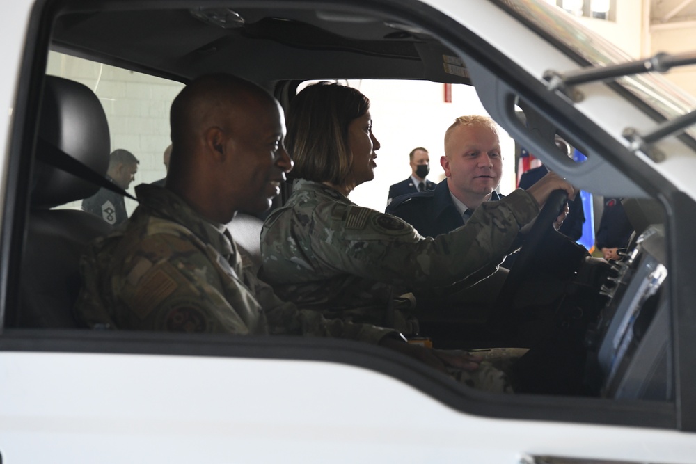 CMSAF Bass visits 89th Airlift Wing