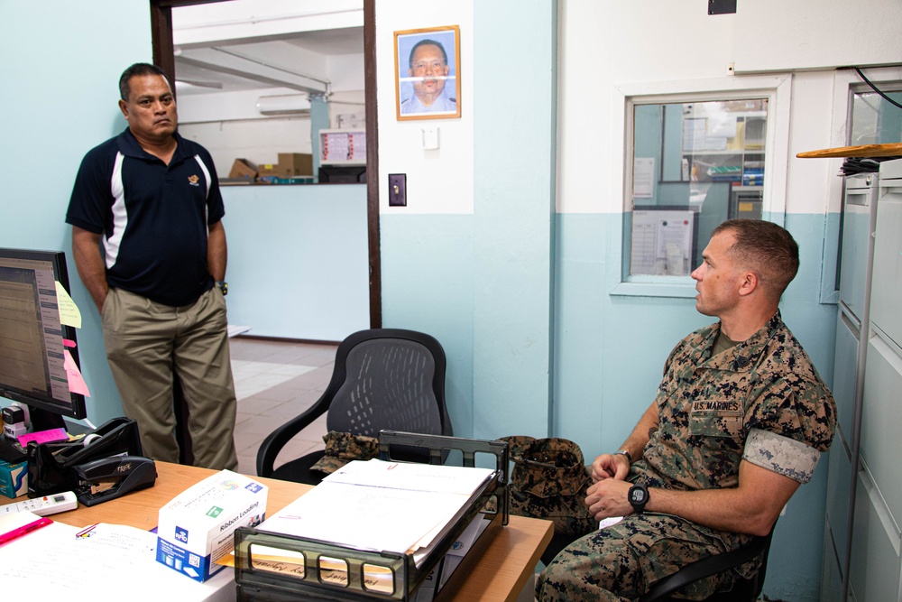Task Force Koa Moana 21 speaks with local law enforcement about cross training opportunities