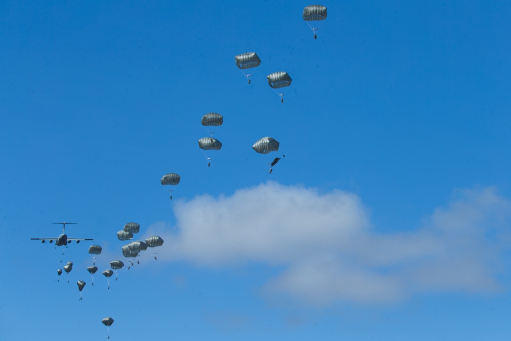 Spartan Brigade paratroopers jump over Queensland, Australia during Exercise Talisman Sabre 21