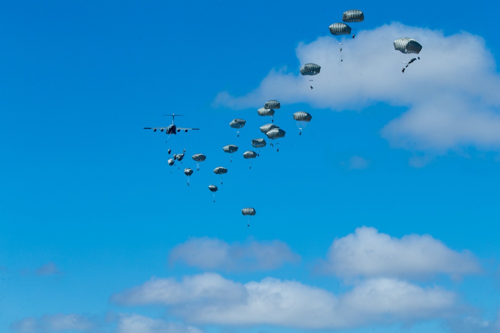 Spartan Brigade paratroopers jump over Queensland, Australia during Exercise Talisman Sabre 21