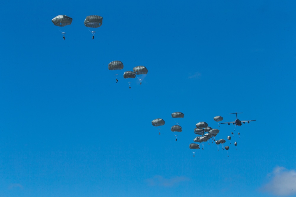 Spartan Brigade paratroopers jump over Queensland, Australia during Exercise Talisman Sabre 21