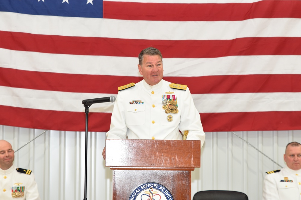 Naval Support Activity Saratoga Changes Command