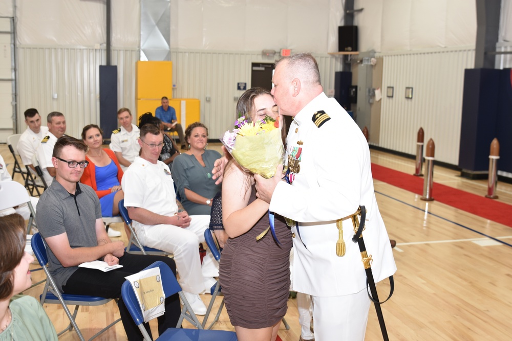 Naval Support Activity Saratoga Changes Command