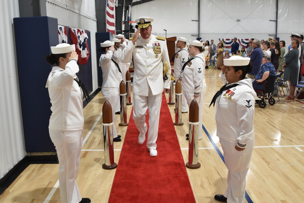 Naval Support Activity Saratoga Changes Command